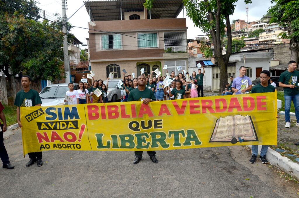 Evangélicos celebram Dia da Bíblia com carreata - Coluna Ponto de Vista - O  site de notícias de São Gabriel e região