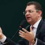 Líder do PL afirma que Gilmar Mendes deve limitar opiniões em decisões no STF