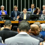 Congresso derruba vetos de Lula e aprova redução de penas para condenados do 8 de Janeiro