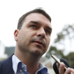 Meu vice será uma pessoa preparada e de preferência mulher, diz Flávio