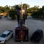 Estátua do diabo é inaugurada no Ceará