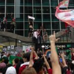Nomes da direita se mobilizam para limpar área vandalizada na Avenida Paulista